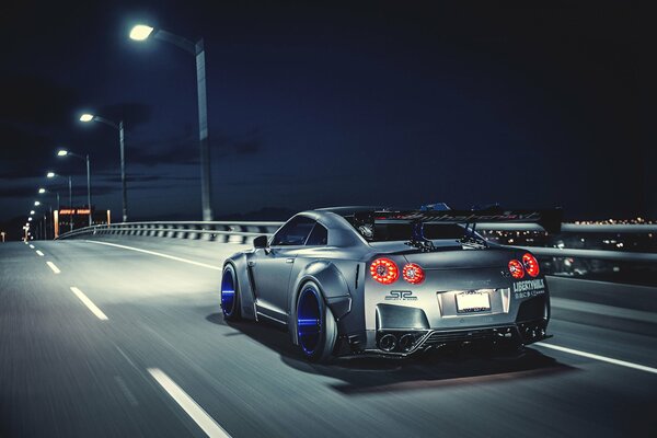Nissan supercar on the night road