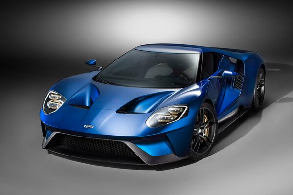 Azul ford gt medio fondo gris