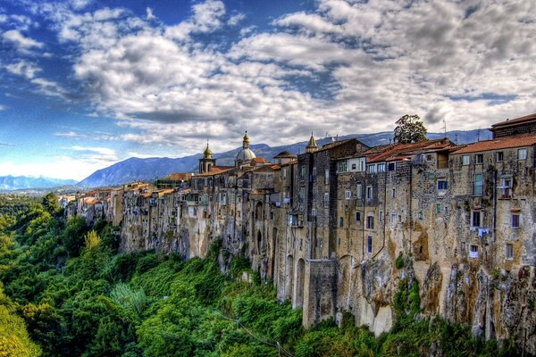 Maisons en forme de falaise. Nature