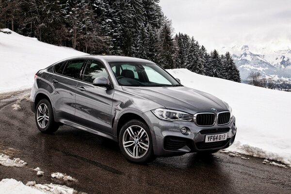 BMW x6 2015 piękne zimowe zdjęcie