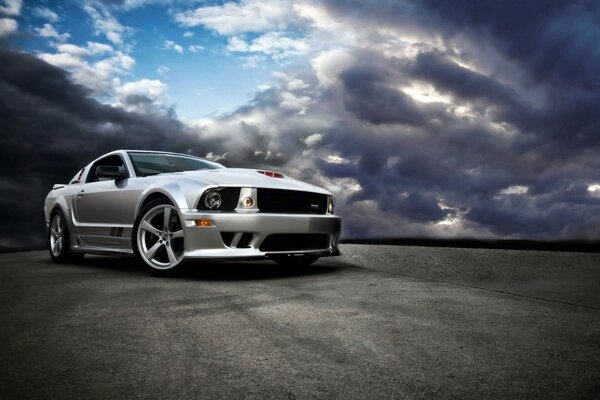 Auto Ford Mustang Silber