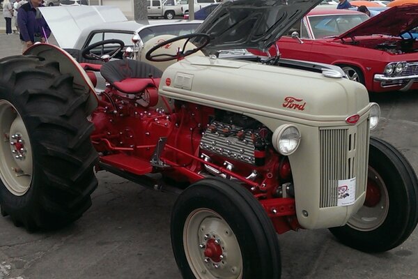 Ford tracteur est très beau