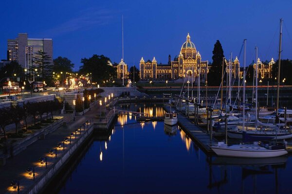 Night is falling, yachts are at the pier