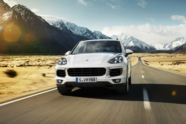 Porsche Cayenne è l auto perfetta per viaggiare