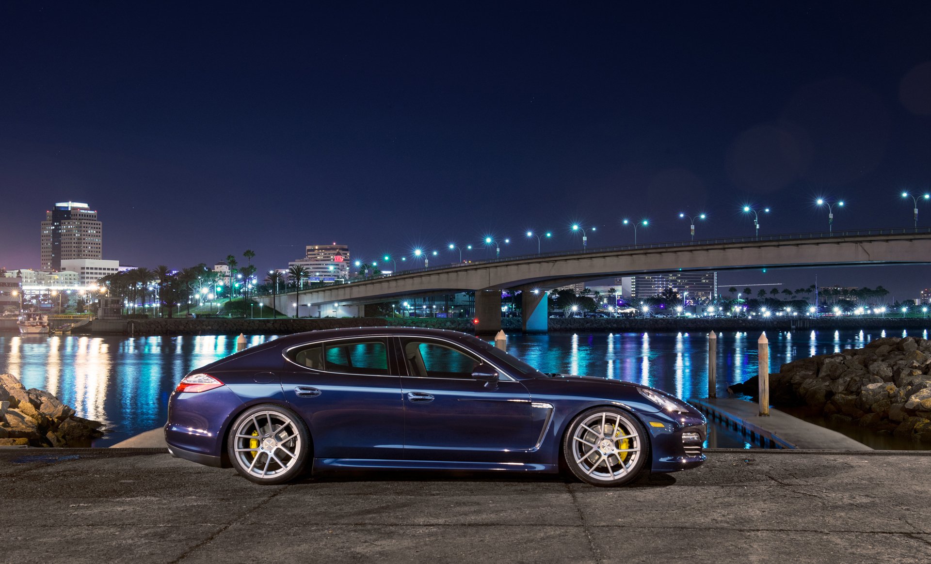 porsche panamera s bleu porsche panamera profil