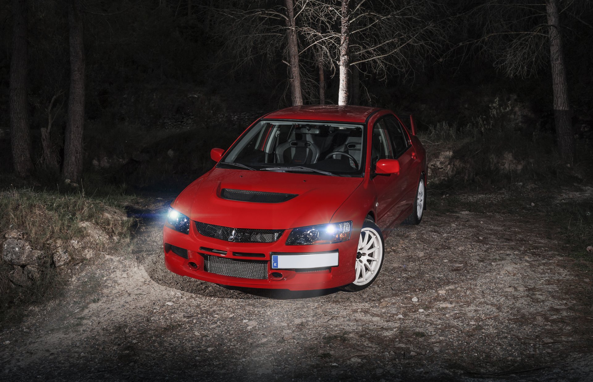 mitsubishi evo ix czerwone mitsubishi evolution czerwony przed noc