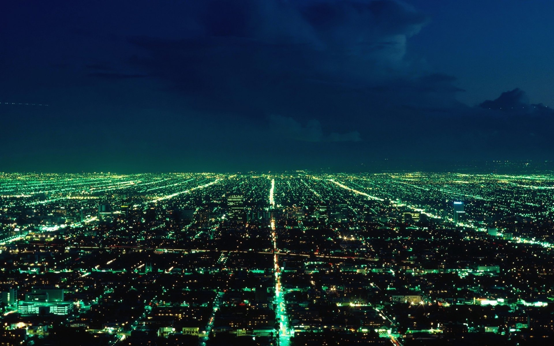 panorama ville lumières soirée vue nuit ciel nuages feu vert métropole ciel nocturne lumières de la ville