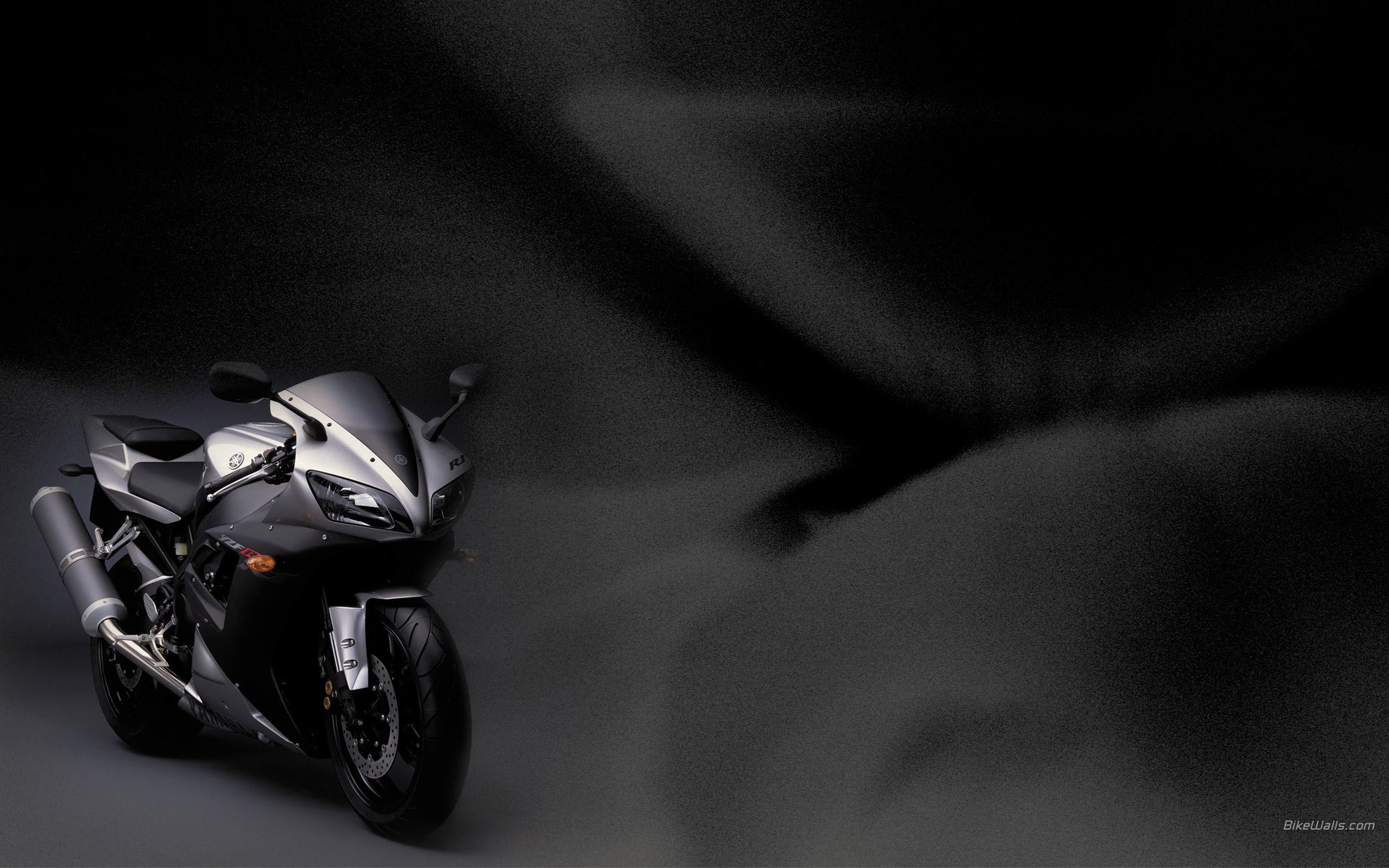 yamaha yzf-r1 2002 silver sport bike motorcycle moto p1 bike yamaha dark background background motorbike hi-tech motor transport