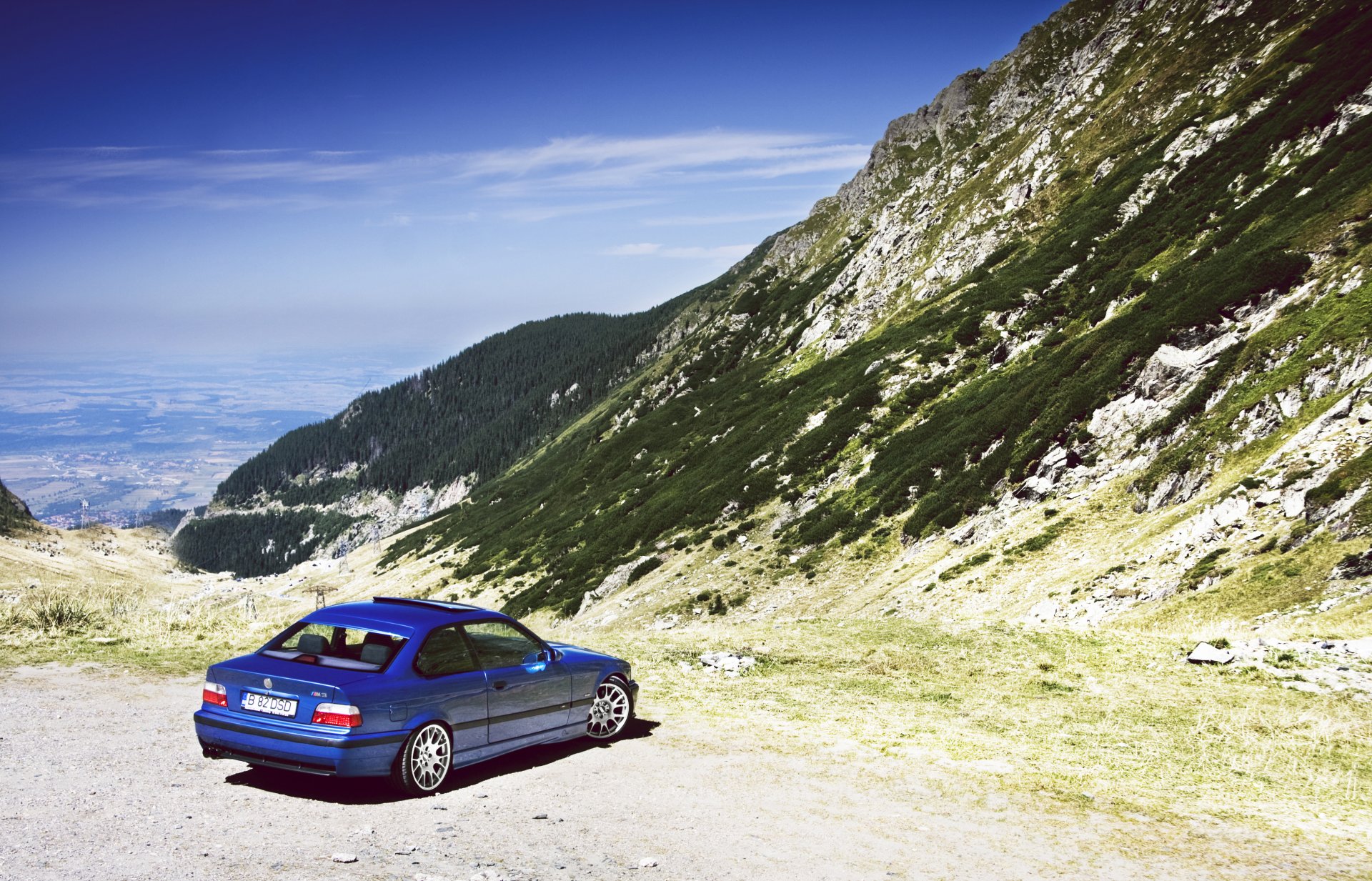 bmw m3 e36 pozycja niebieskie góry krajobraz bmw boomer classic