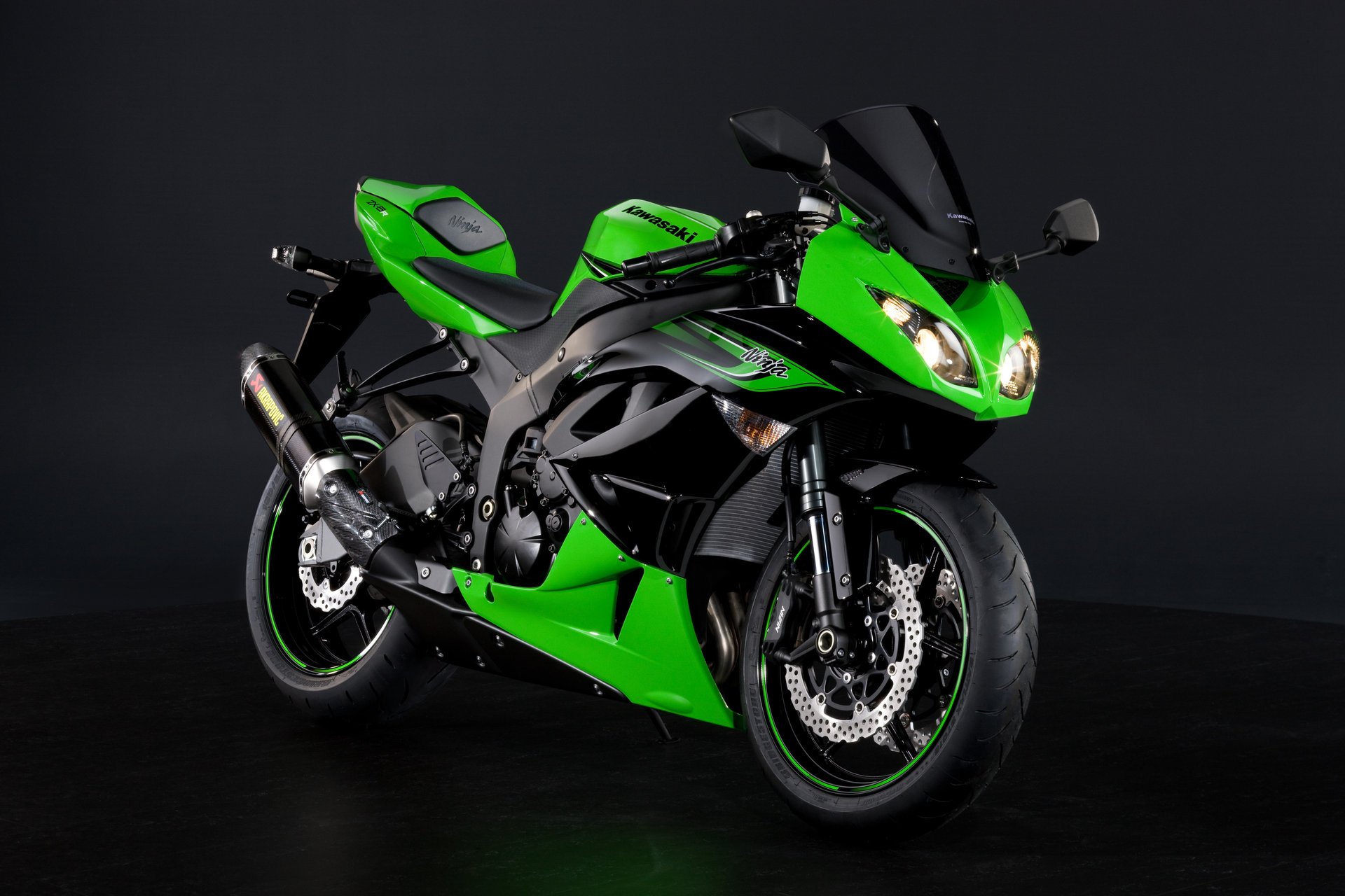 kawasaki zx-6r 2011 zx-r ninja sportbike motorrad moto kawasaki ninja motobike transport fahrrad hintergrund schwarzer hintergrund