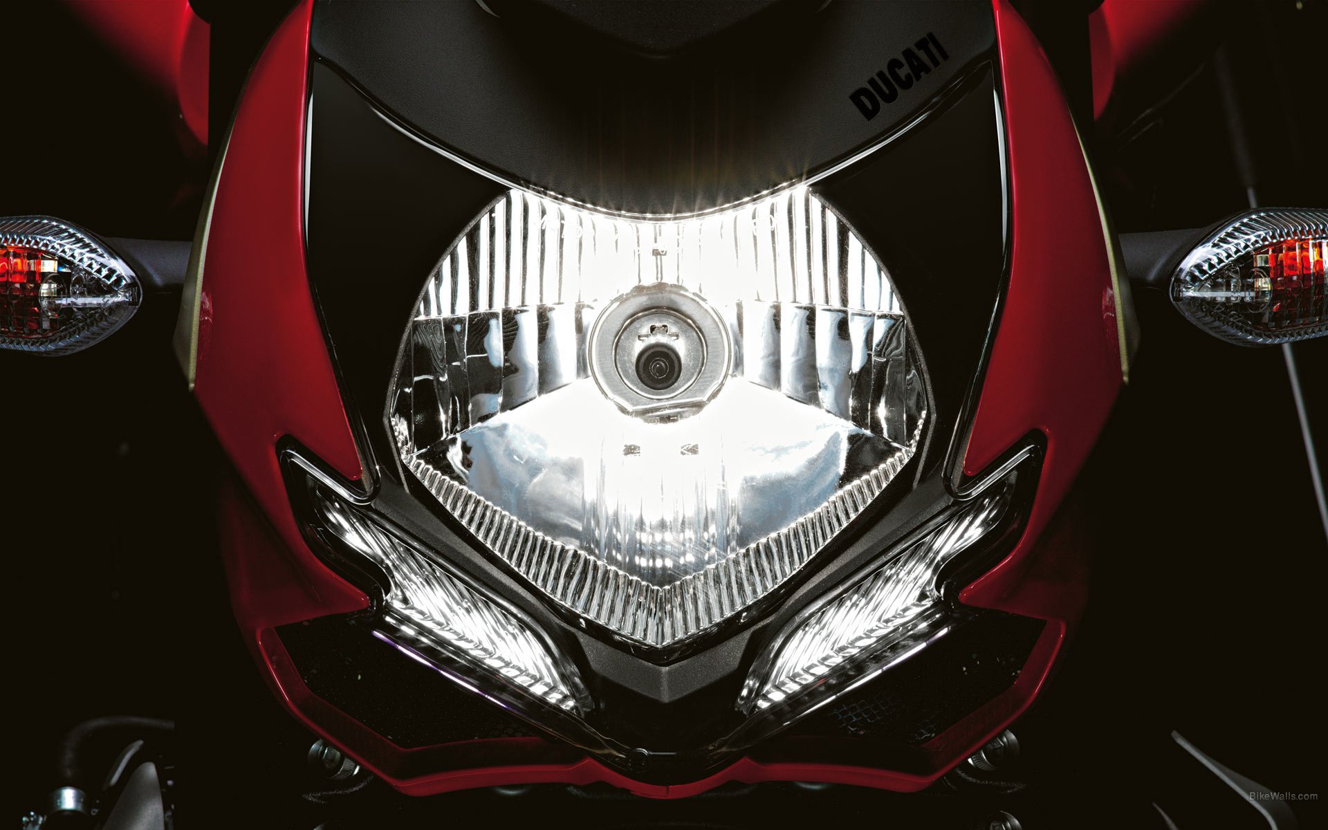 ducati streetfighter 848 sportbike streetfighter motorrad moto ducati scheinwerfer licht motobike hi-tech makro fahrrad mototransport