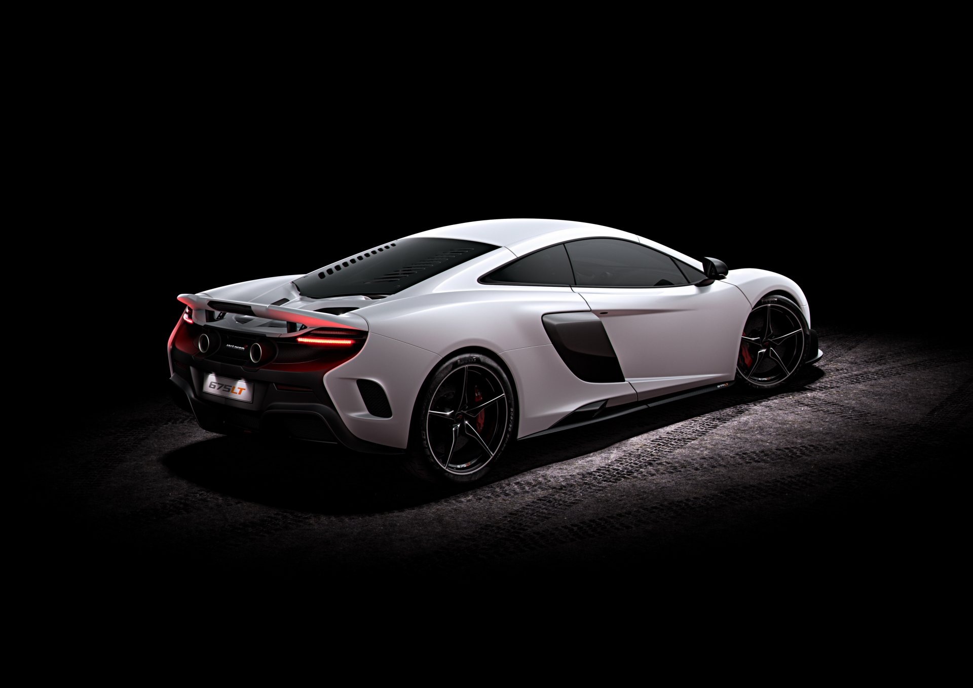 2015 mclaren 675lt mclaren z boku