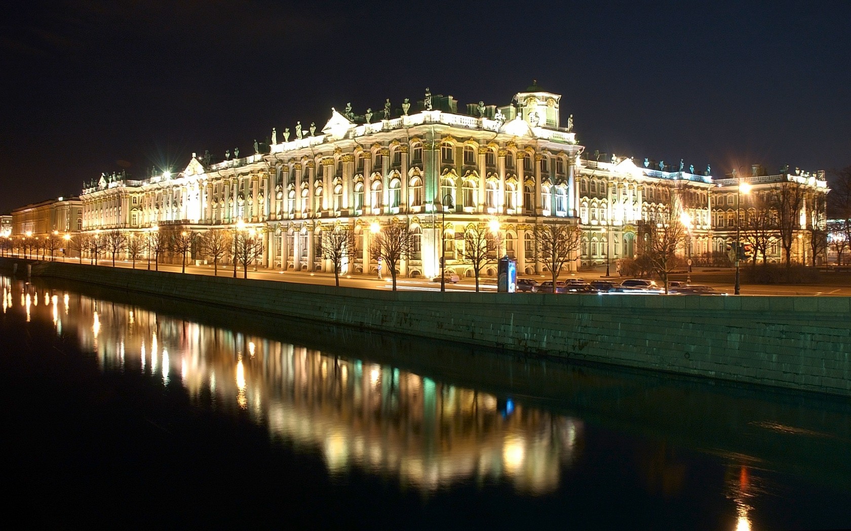 noc odbicie ermitaż sankt petersburg peter