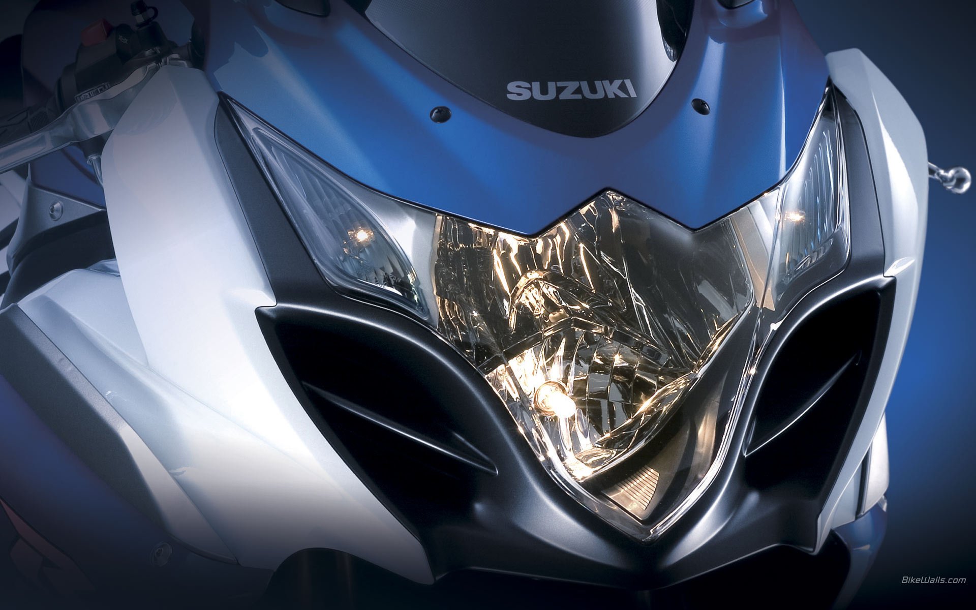 uzuki gsx-r 1000 k9 судзуки джиксер мото спортбайк мотоцикл оптика свет макро мотобайк hi-tech байк мототранспорт