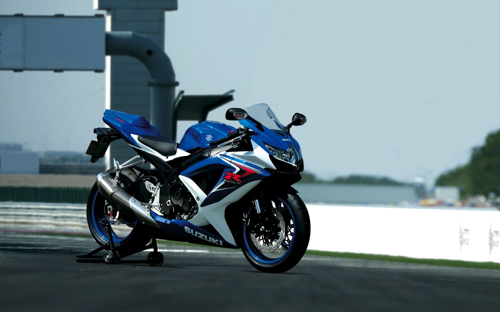 uzuki gsx-r 750 k8 suzuki jixer bleu blanc moto sportbike moto piste motobike salut-tech dirt bike moto