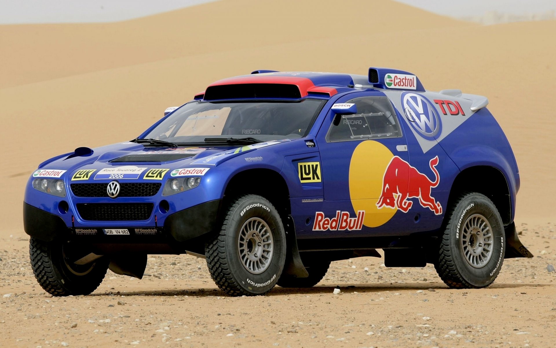 volkswagen touareg dakar rallye jeep bleu désert taureau rouge suv auto sport