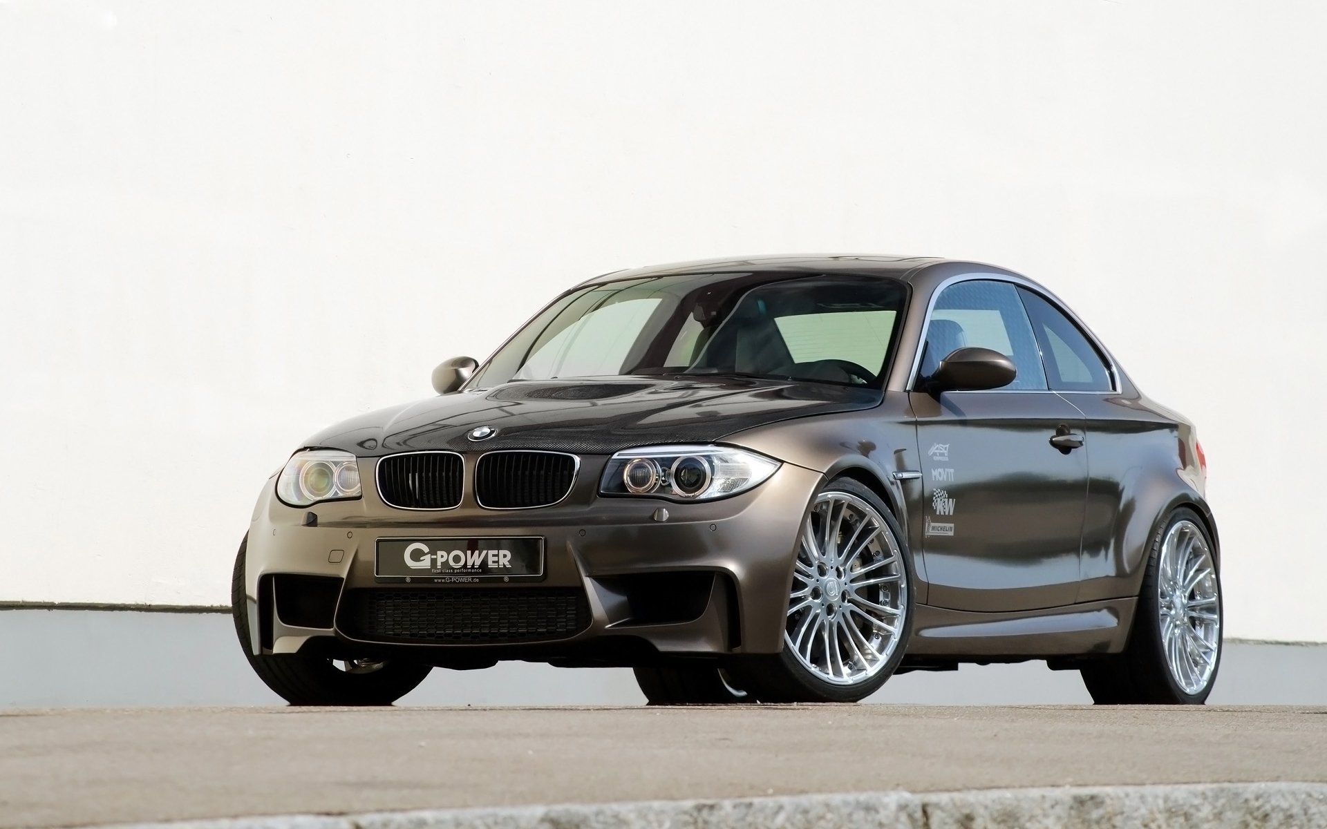 g-power bmw g1 v8 ураган рс бмв 1 серии копейка передок тюнинг фон