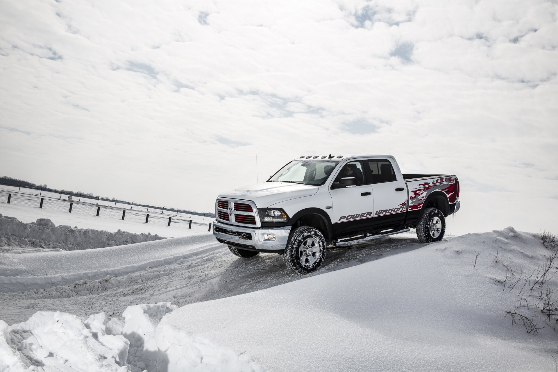 2014 dodge ram 2500 moc wagon crew cab dodge pickup śnieg zima