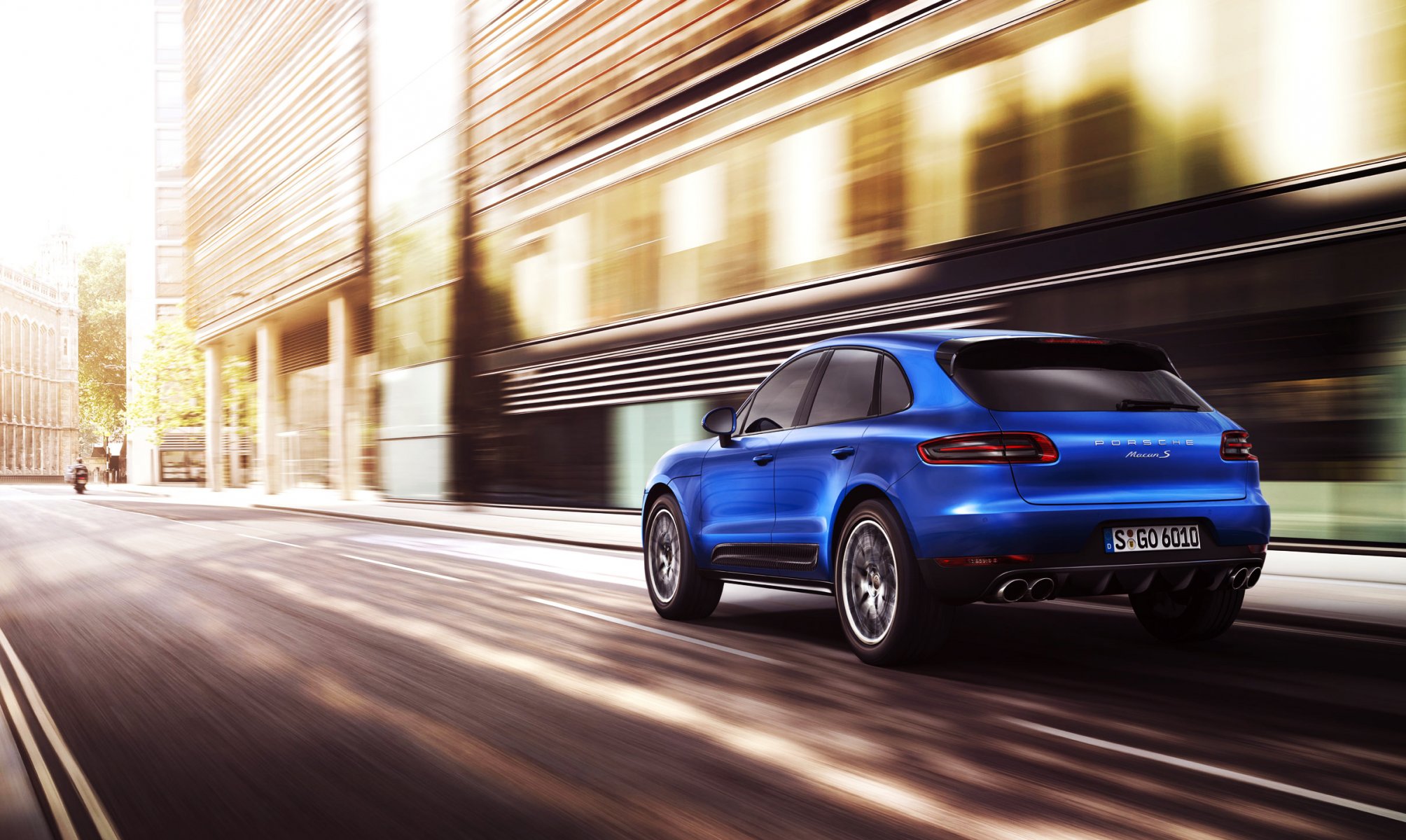 porsche macan suv coche azul auto vista trasera en movimiento carretera ciudad