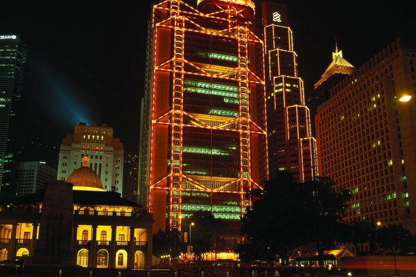 Chińskie miasto z kolorowymi światłami