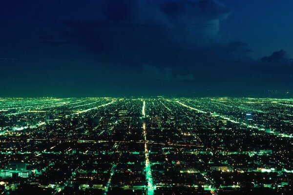 Vista nocturna de la gran megópolis