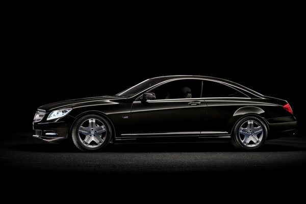 Classic and charm of the Mercedes cl-class car