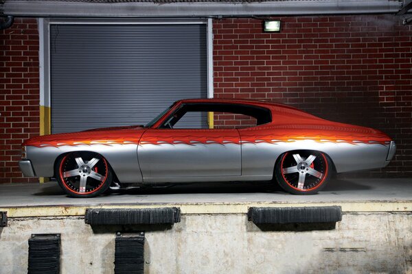 Silver-fire chevelle 1971 in boxing