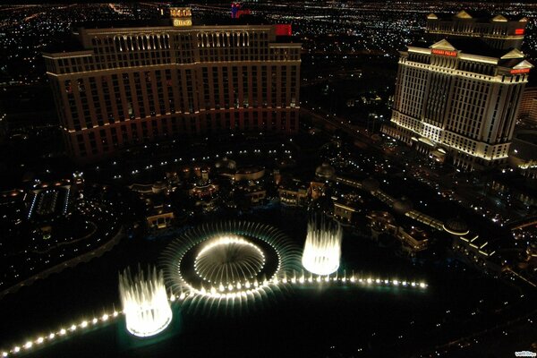 Die hohen Brunnen der Nacht von Las Vegas