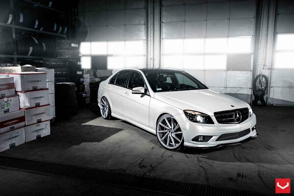 Blanc tuning Mercedes classe C