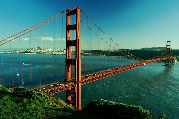 Riesige Brücke nach San Francisco