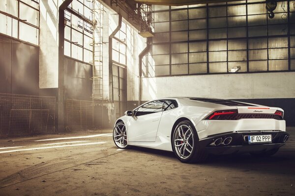 White lamborghini, urakan in the garage