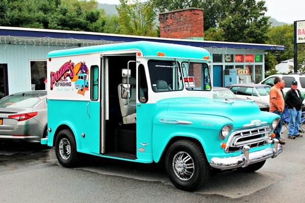 Chevrolet Corvette classico camion