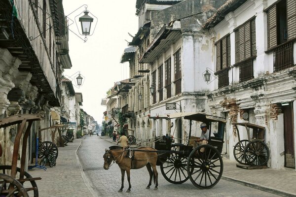 Wagen mit Pferd in Filipina