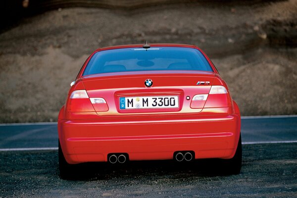 Modèle allemand BMW rouge