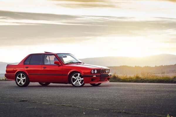 BMW m3 Auto auf Sonnenuntergang Hintergrund