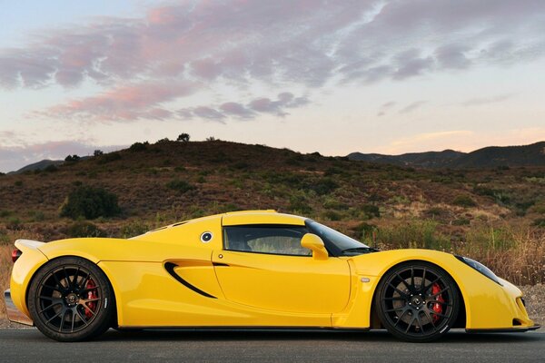 Photo of a yellow car