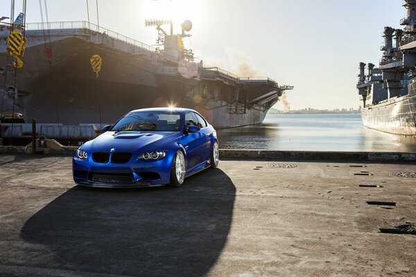 Liegeplatz Schatten Schiff blau bmw