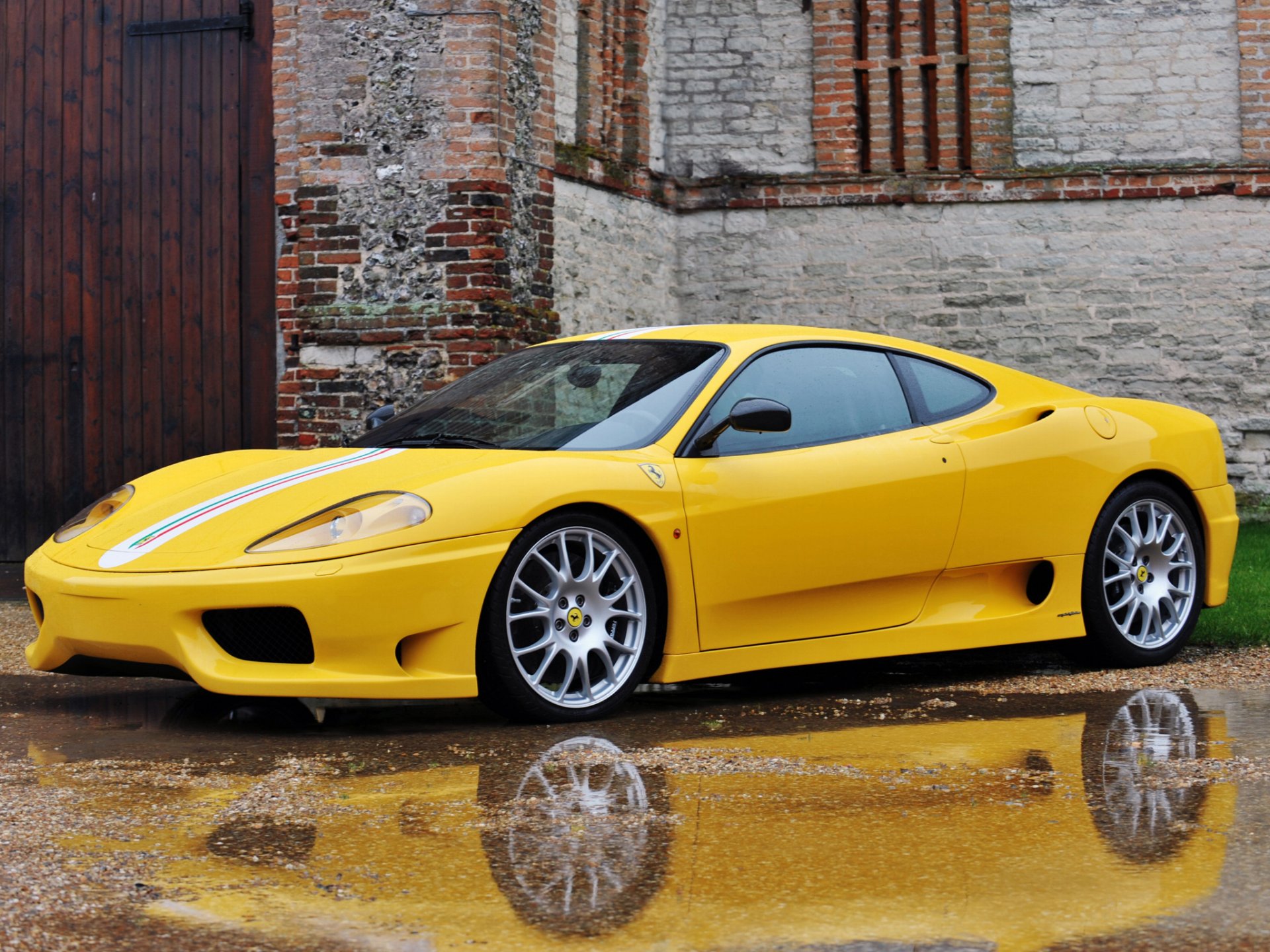 ferrari 360 desafío stradale ferrari amarillo edificio