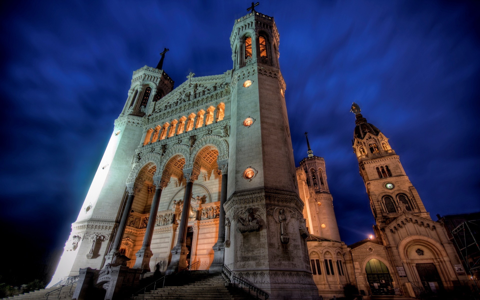 église lumière nuit