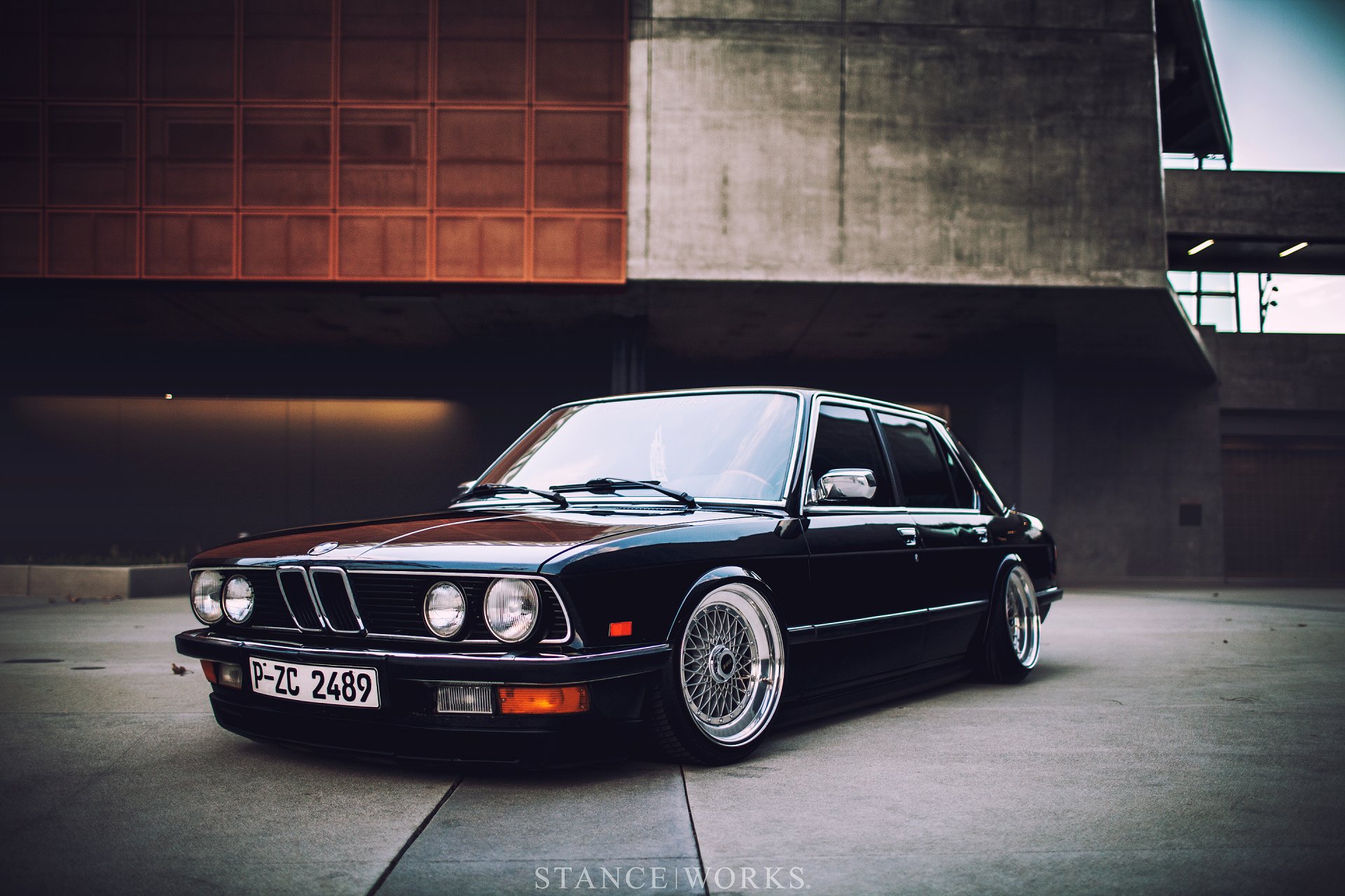 bmw e28 автомобиль автообои 5 серия