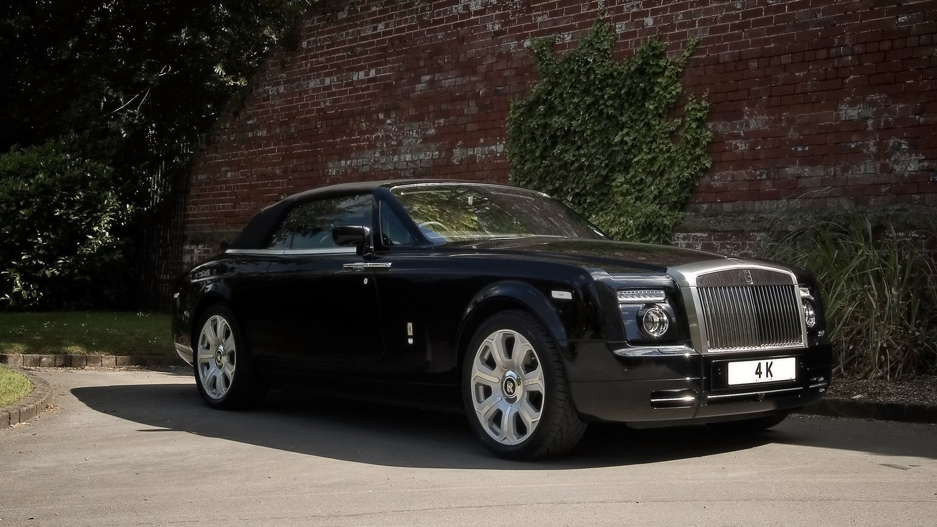 rolls-royce автомобиль серый черный фантом