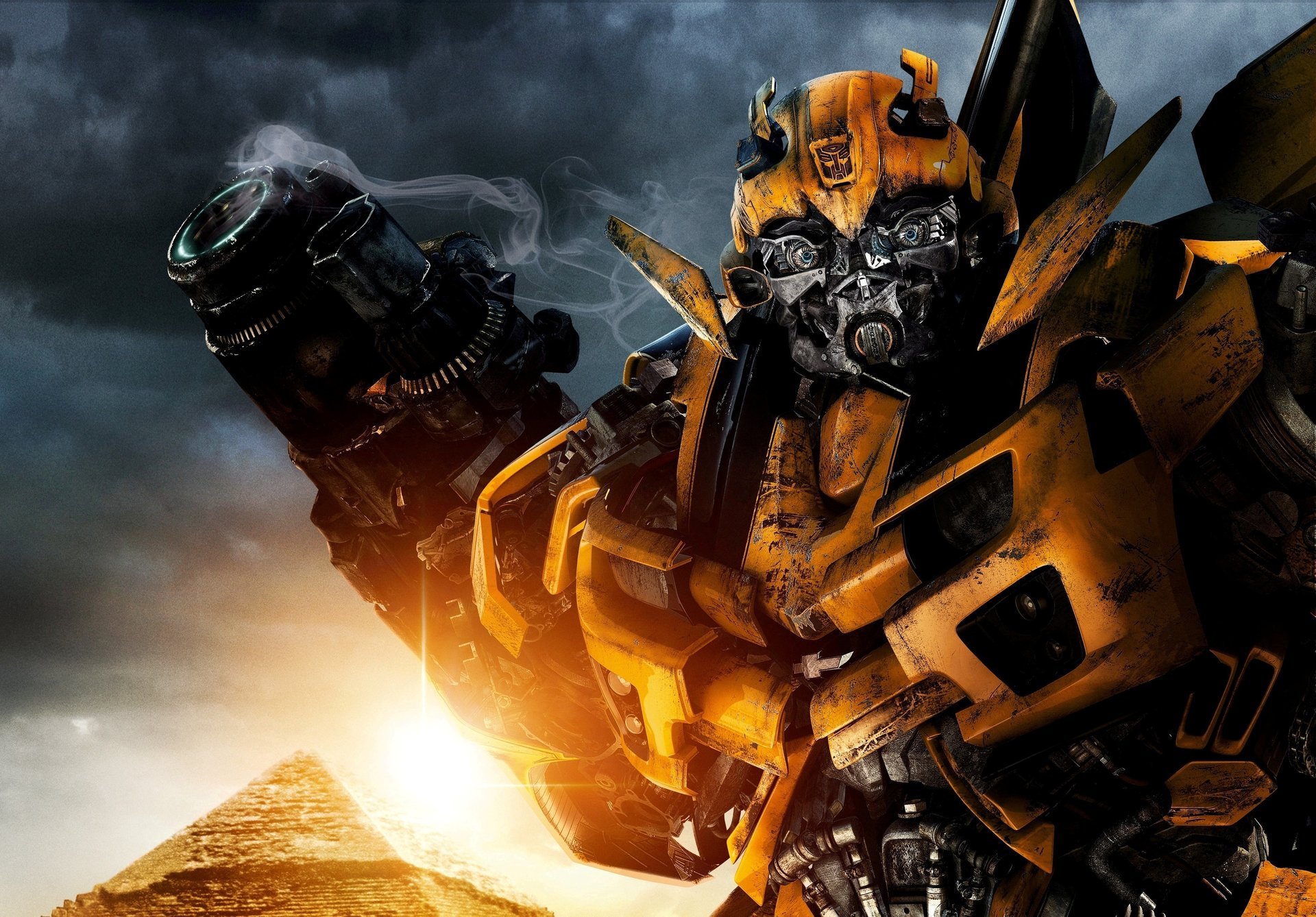 bumblebee michael bay the movie camaro revenge of the fallen transformers 2 трансформер воин доспехи оружие ночь дым тьма темнота фантастика кино роботы киборги андроиды