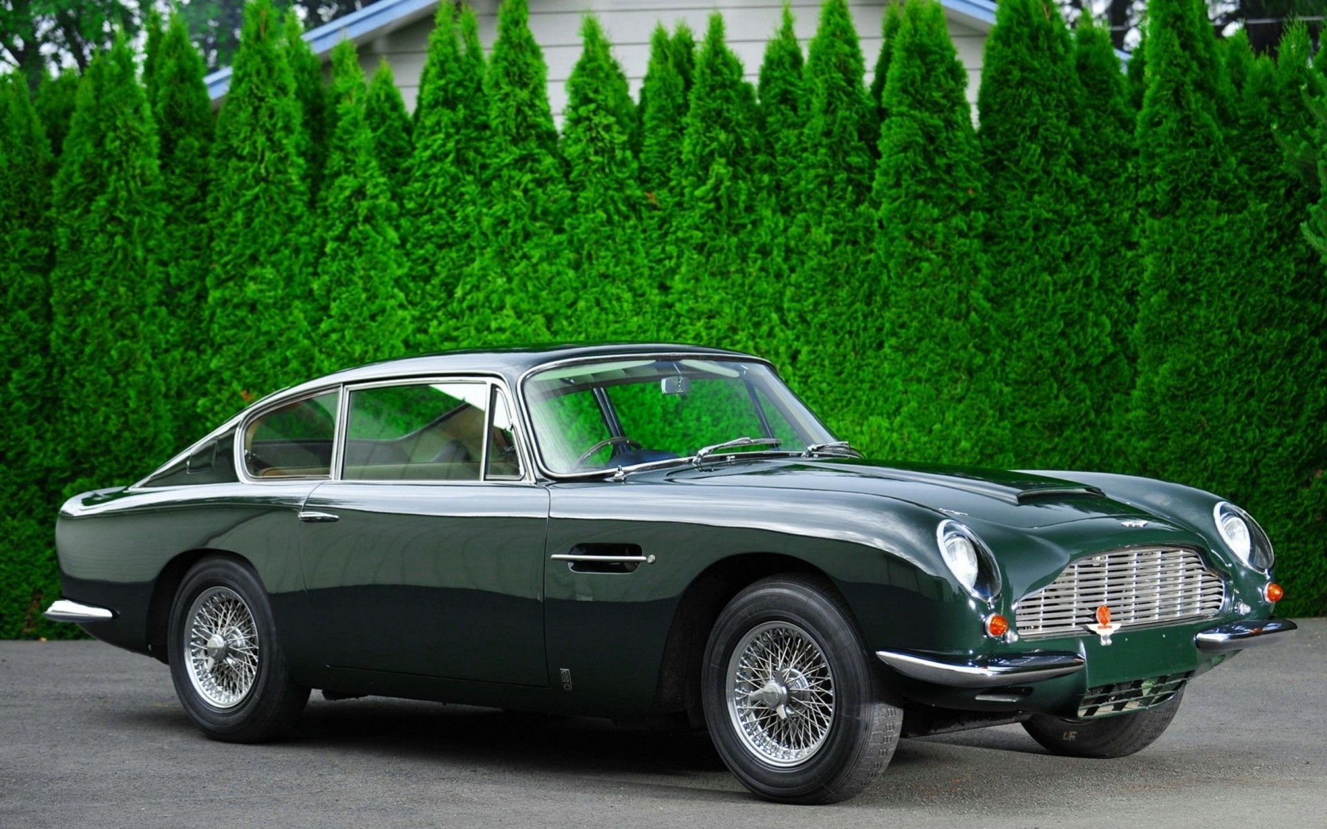 auto aston martin vintage stile