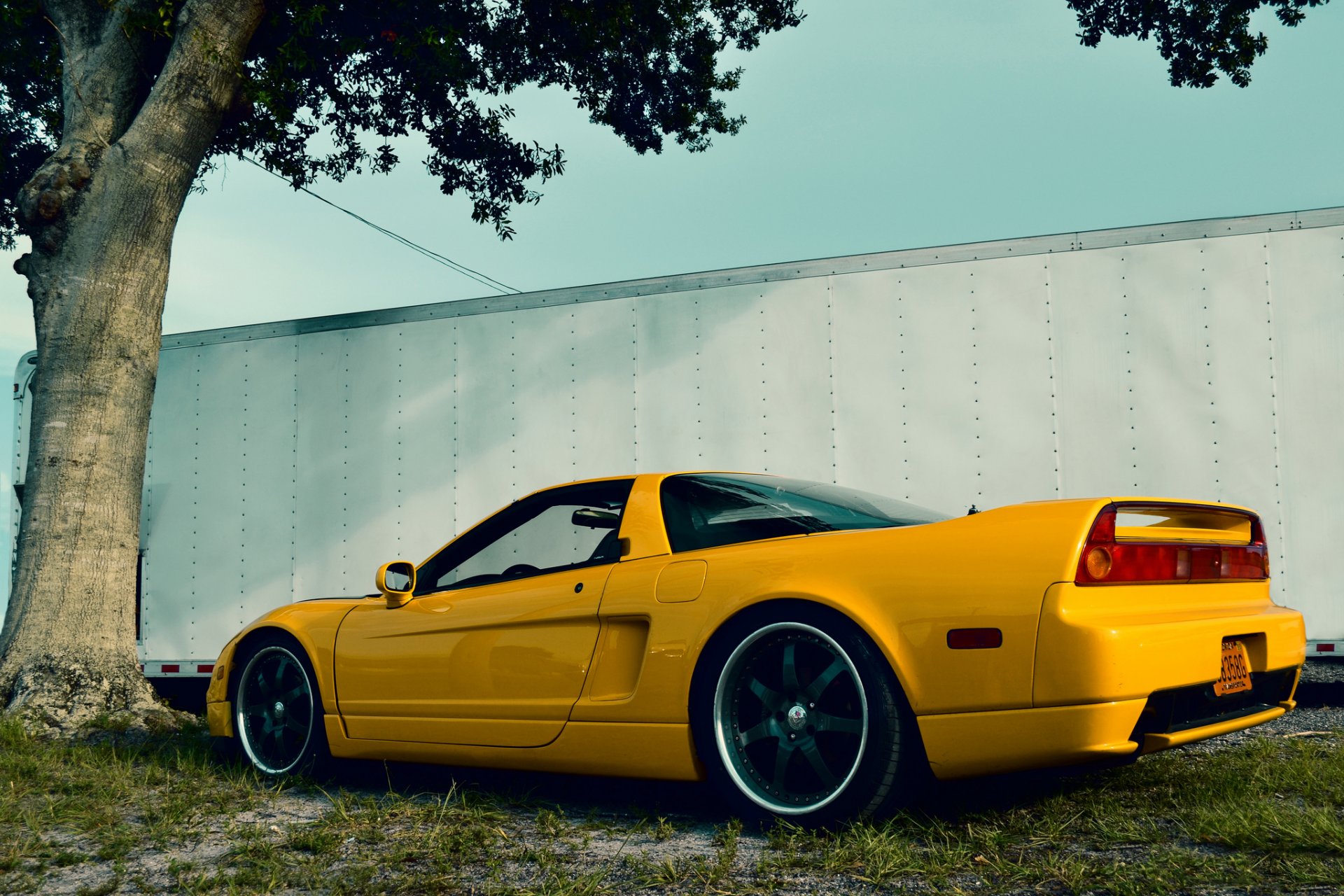 acura nsx jaune retour herbe bois