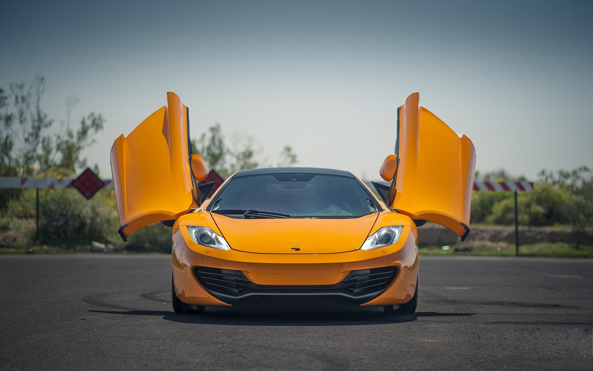 mclaren mp4-12c naranja mclaren frente puertas