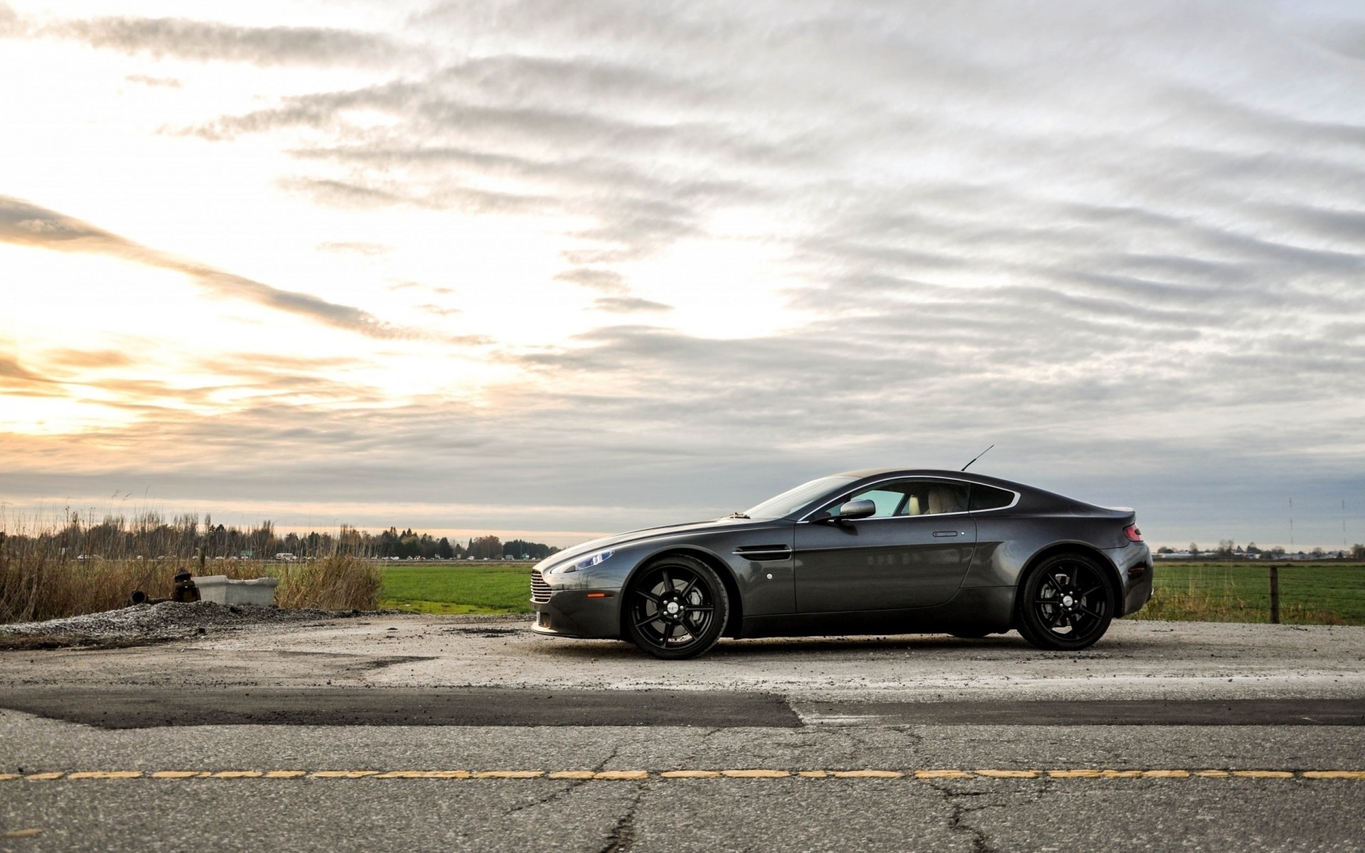 auto vantage aston martin v8 nature