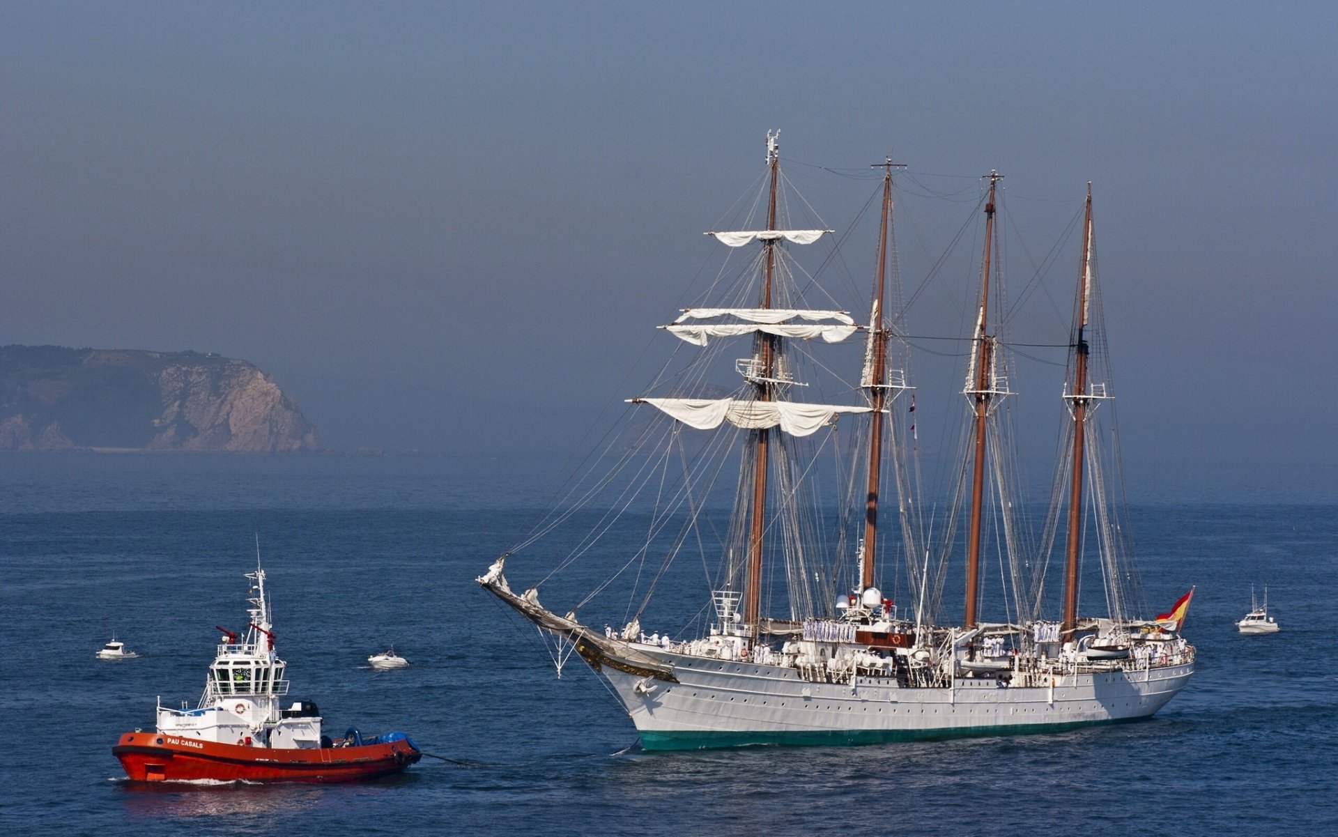 juan sebastián de elcano szkuner żaglówka holownik łodzie morze