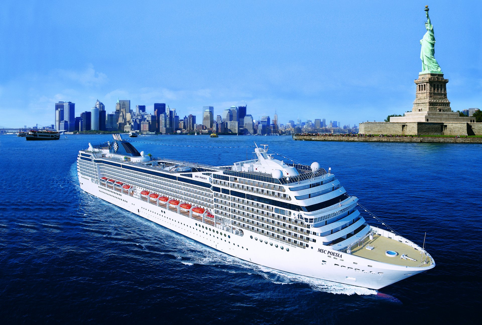 msc poesia buque transatlántico sobre la marcha mar ciudad blanco día nueva york