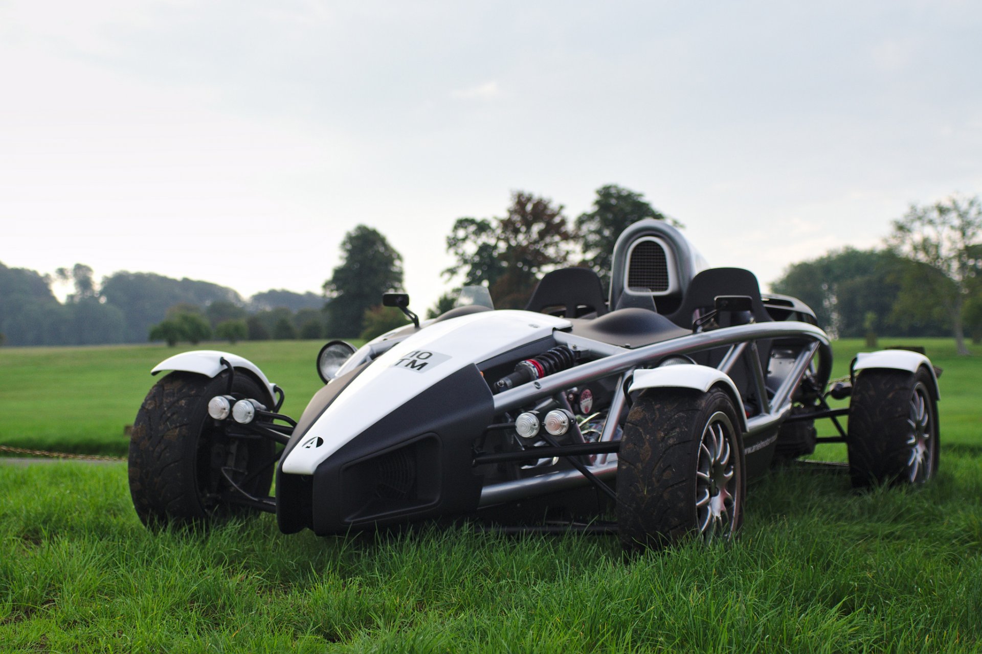 ariel atom auto esoscheletro a base di stile