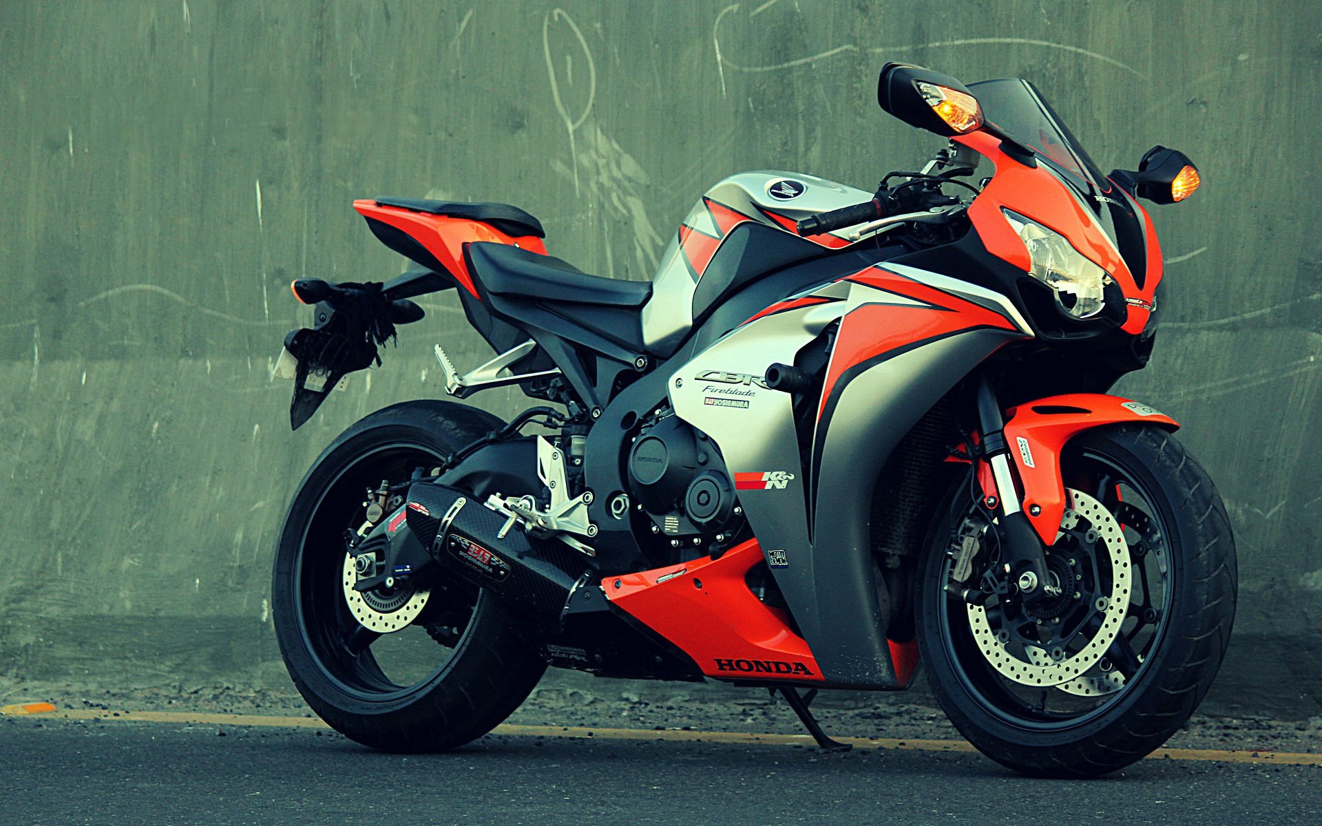 honda cbr1000fireblade orange vélo honda moto mur